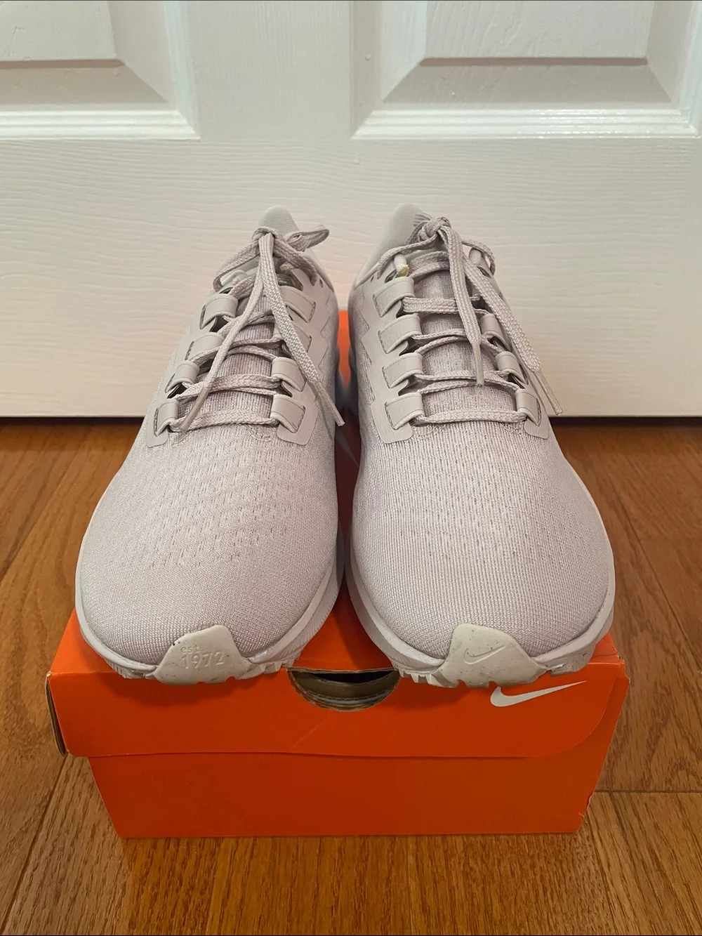 EUC - Nike Air Zoom Pegasus 37 - Champagne